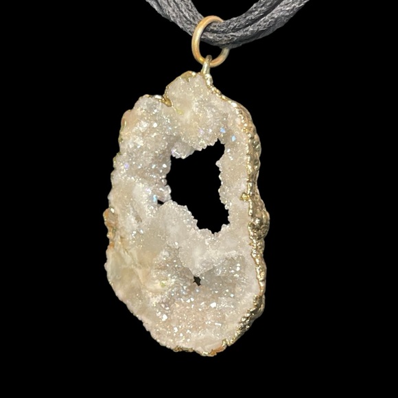 Quartz Geode Stone Pendant Necklace Gold Tone Black Corded Necklace - Picture 5 of 13